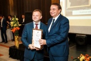 Генеральный директор НАО «Центр «Омега» в День туризма получил грамоту из рук мэра Сочи